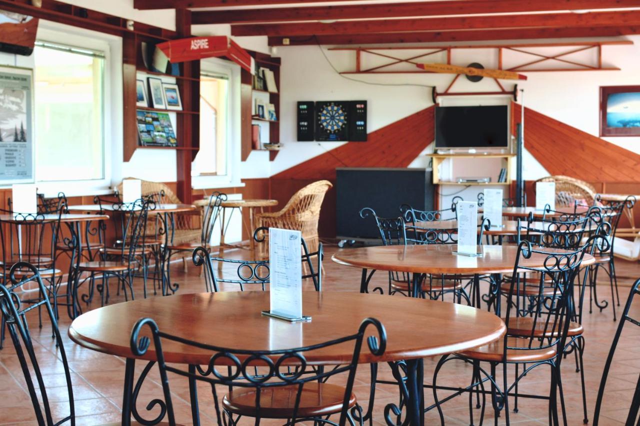 Bed and Breakfast Matko Airport Es Elmenykoezpont Екстер'єр фото